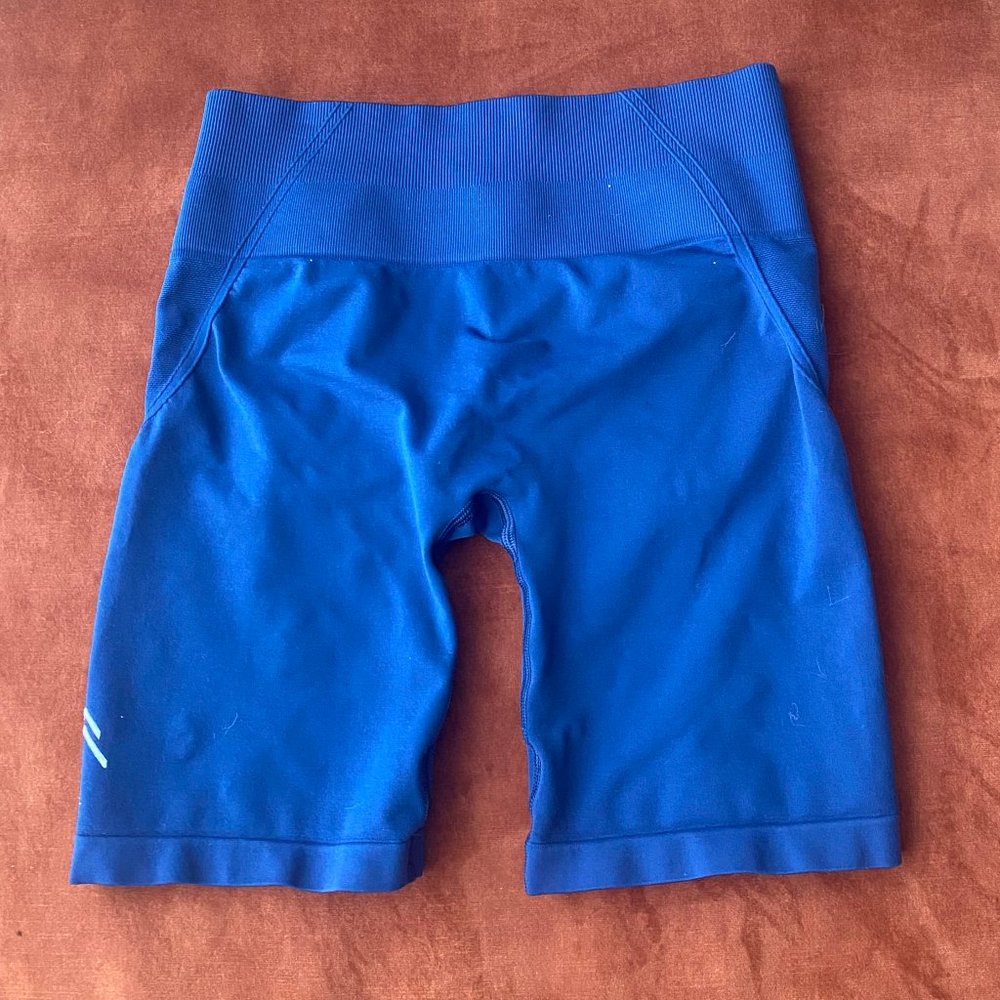 Effortless Seamless Cycling Shorts  in Midnight, Size Medium